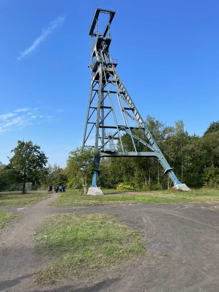 Chevalement du bassin minier sur le parcours du Marathon des Gueules Noires