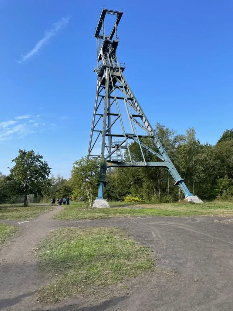 Chevalement du bassin minier sur le parcours du Marathon des Gueules Noires