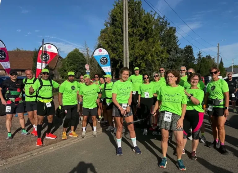 L'équipe Hayat c'est la vie au départ d'une course