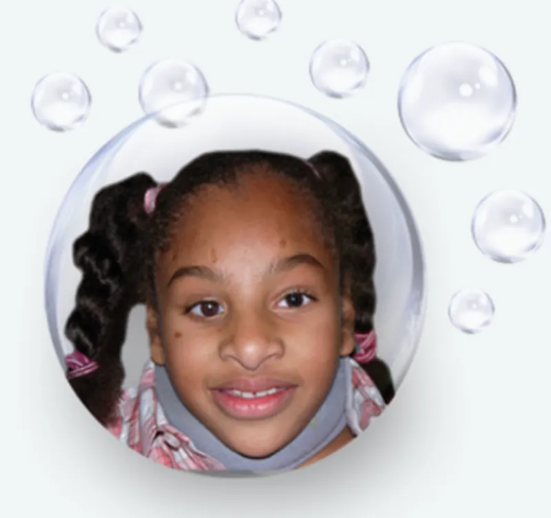 Portrait d'Hayat enfant, souriante